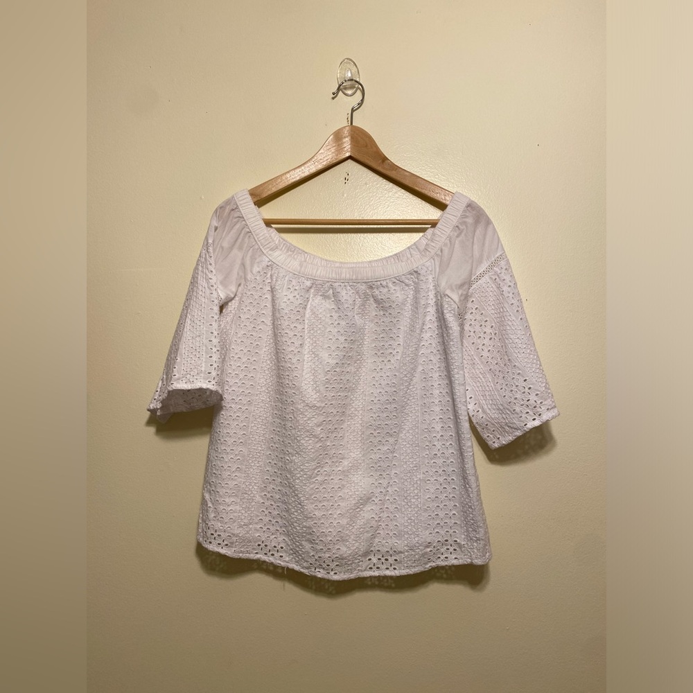Abercrombie & Fitch White Eyelet Peasant Top. Size S